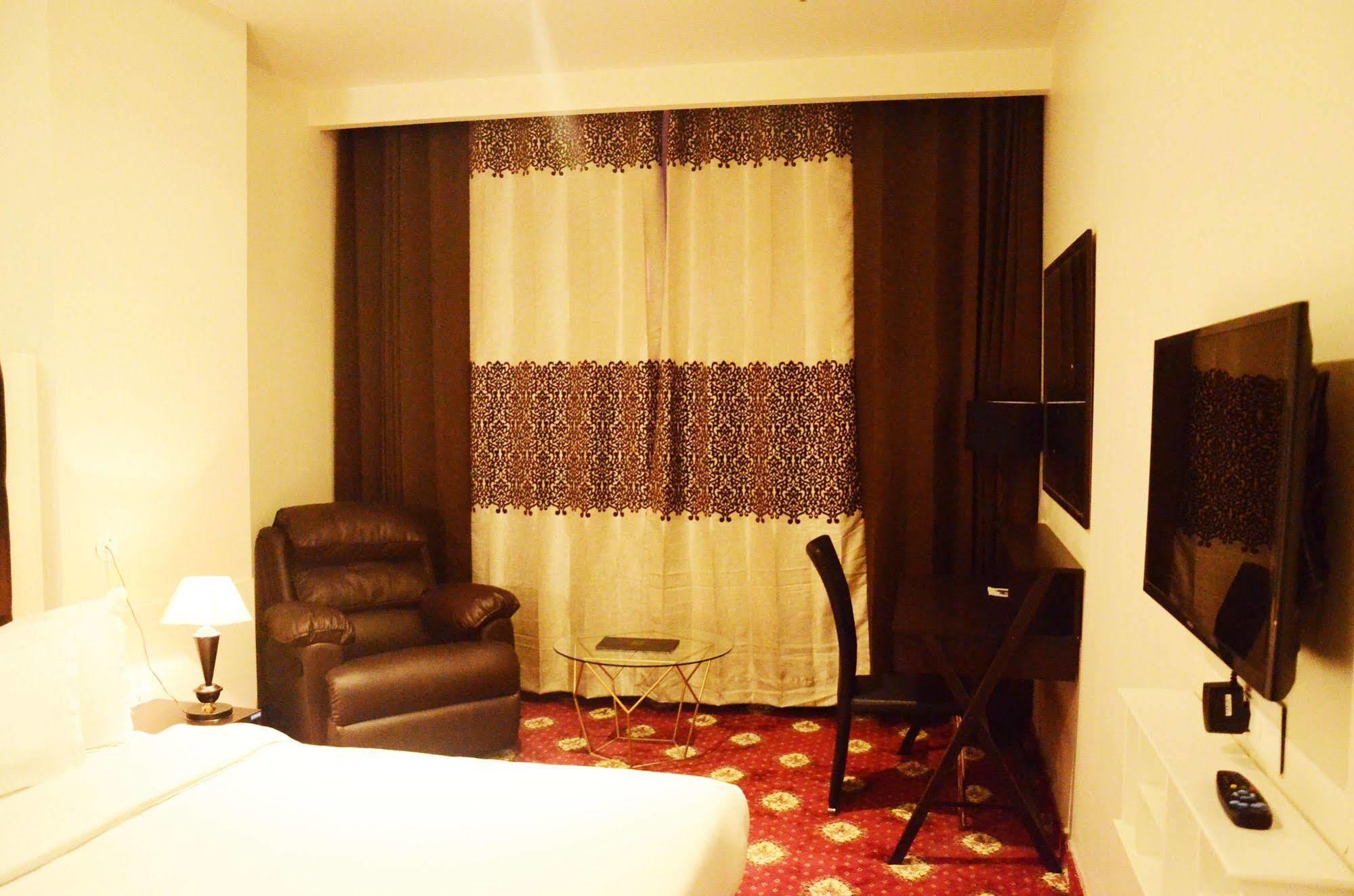 Fabhotel Prudent Amritsar Ngoại thất bức ảnh