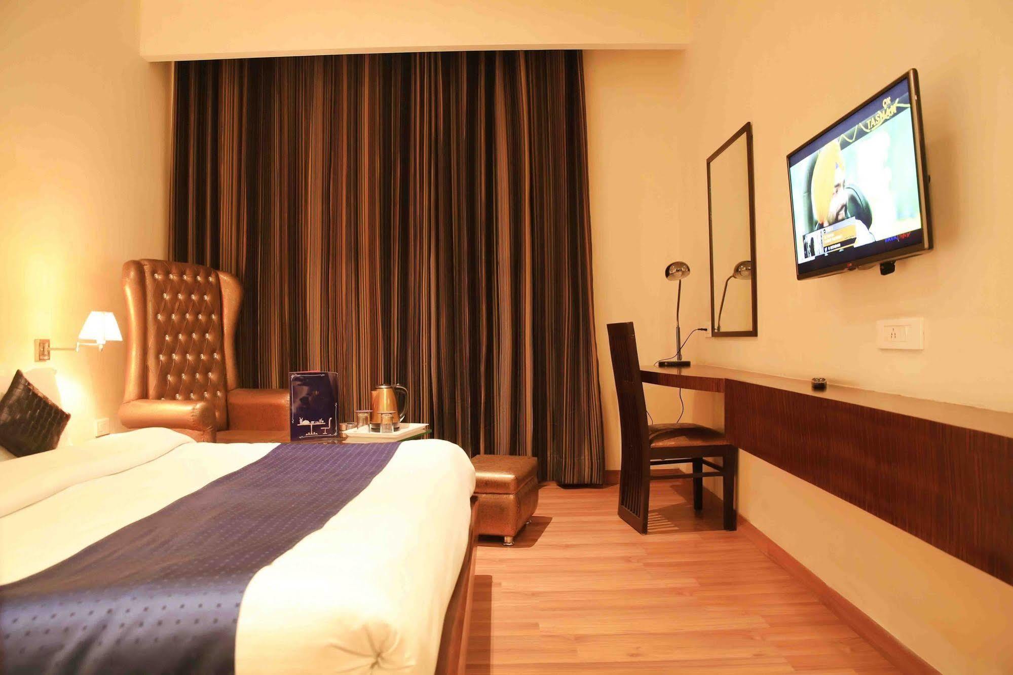 Fabhotel Prudent Amritsar Ngoại thất bức ảnh